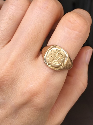 Antiquités - Yellow gold signet ring