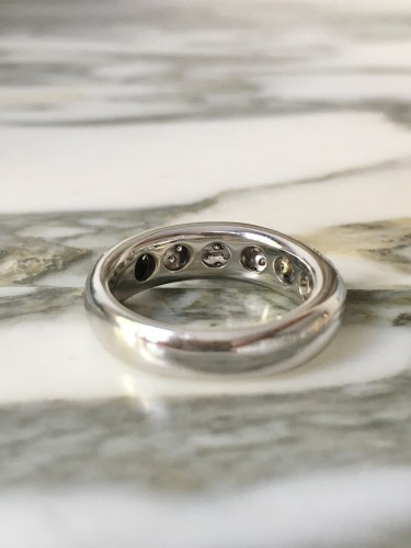 Antiquités - Damiani ring in white gold with diamonds