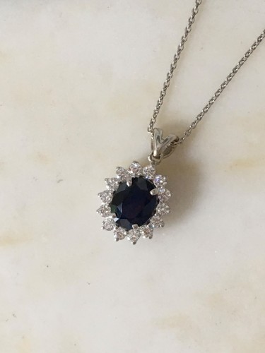 Antique Jewellery  - White gold necklace with sapphire and diamonds