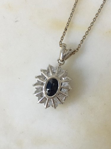 20th century - White gold necklace with sapphire and diamonds
