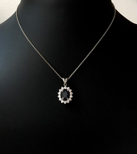Antiquités - White gold necklace with sapphire and diamonds