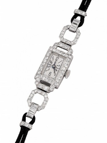 Montre Art Déco en platine et diamants