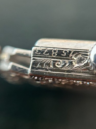 Art Déco - Art Deco watch in platinum and diamonds