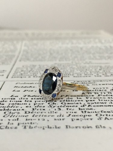Bague Art-Déco en or jaune et platine saphir et diamants - Art Déco