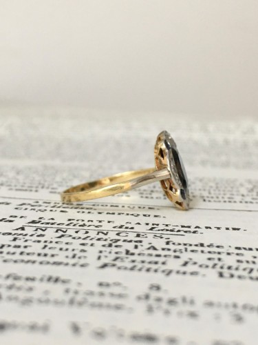 Antiquités - Bague Art-Déco en or jaune et platine saphir et diamants