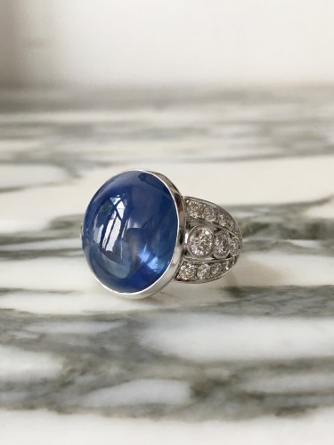 20th century - White gold with an unheated Ceylon sapphire