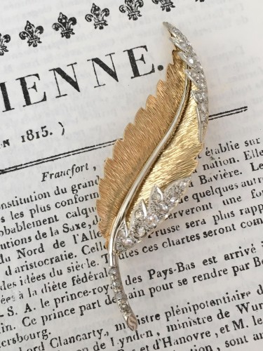 Antique Jewellery  - Broche plume en or jaune et blanc et diamants - Charles Verhaest Belgium