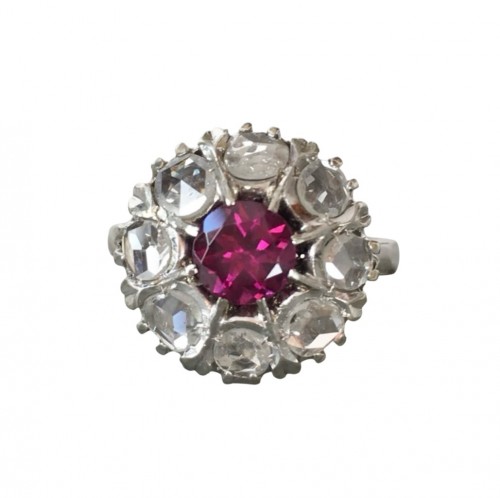 Bague marguerite en or blanc grenat rhodolite et diamants