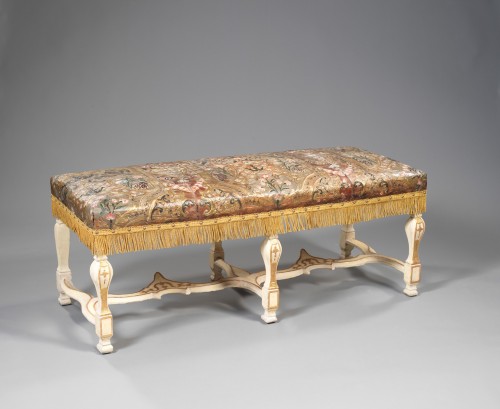 Venetian bench seat upholstered in polychrome gilded leather Venice, 18th century - Seating Style 