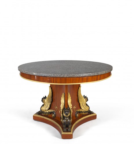 Empire period pedestal table with griffins - 