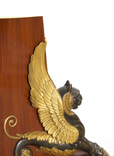 19th century - Empire period pedestal table with griffins
