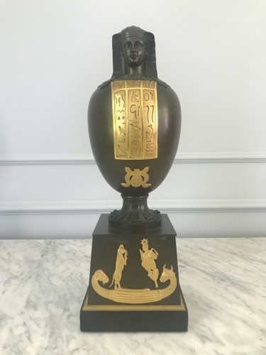 Canopic vase in patinated and gilt bronze, Consulate period - Decorative Objects Style Empire
