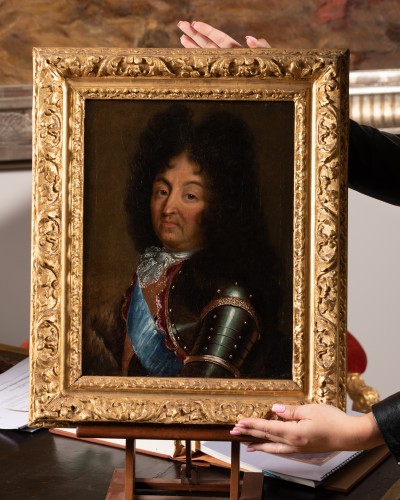 Antiquités - Portrait of Louis XIV - French school circa 1700