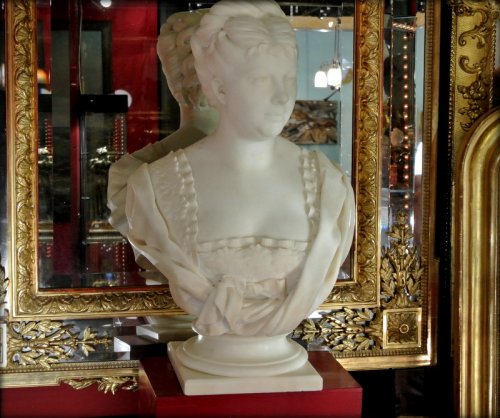 Antiquités - White marble bust signed h icard