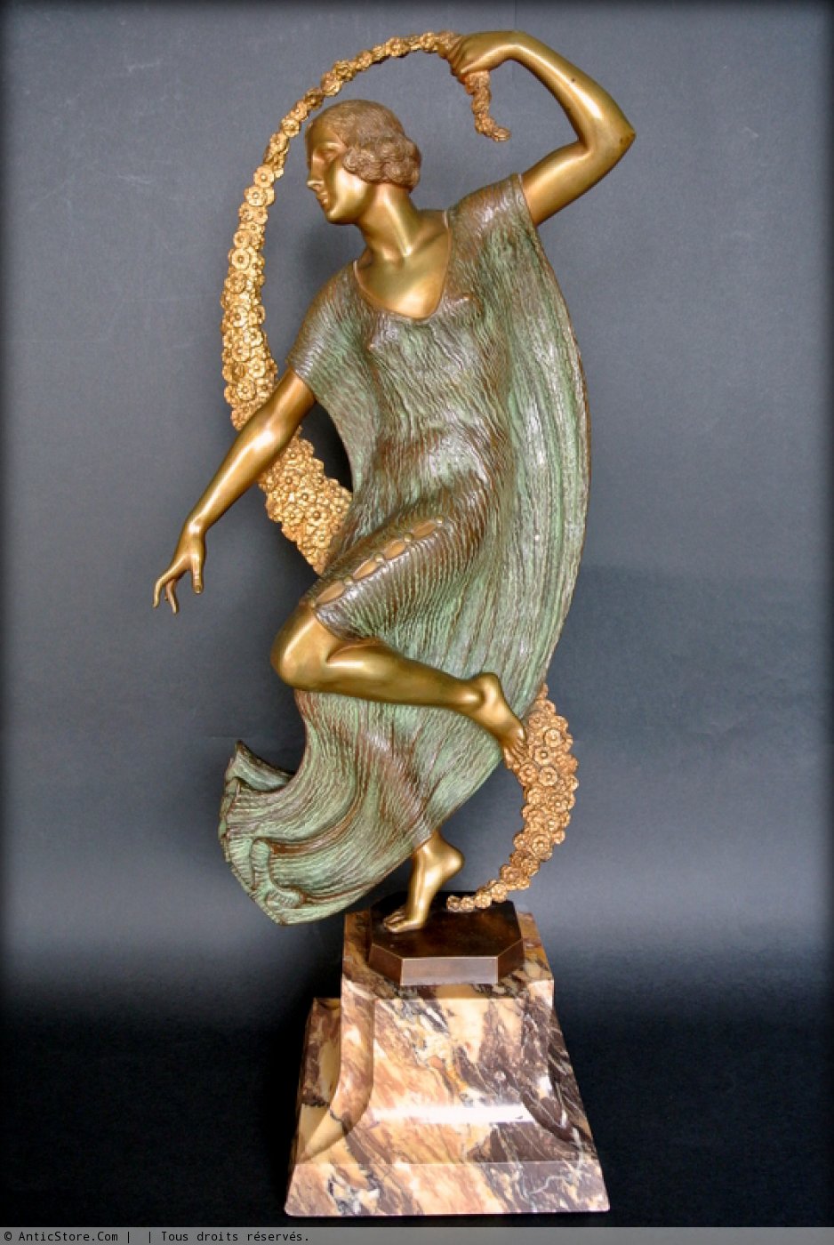 Art deco statue signed guirande j d. Ref.23518