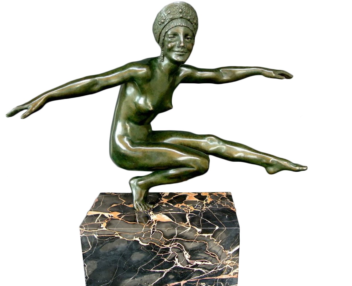 Deco Statuette 