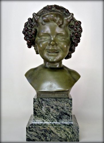 Young Bacchus smiling - Sculpture Style Art Déco