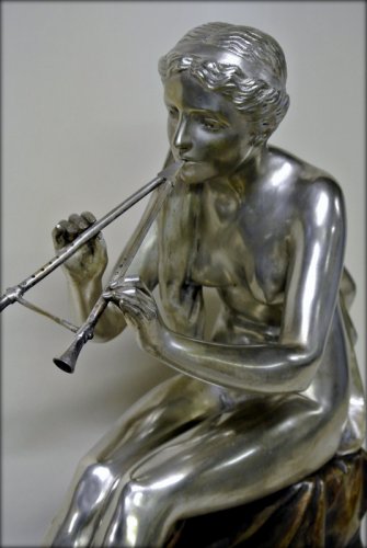 Muse, bronze argenté signé OBIOLS - Marc Menzoyan