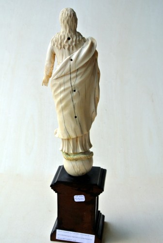 17th century - Sculpture representing the Virgin, ivory late 17th century