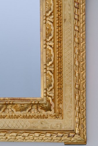 Miroirs, Trumeaux  - Miroir Napoléon III en bois sculpté et doré