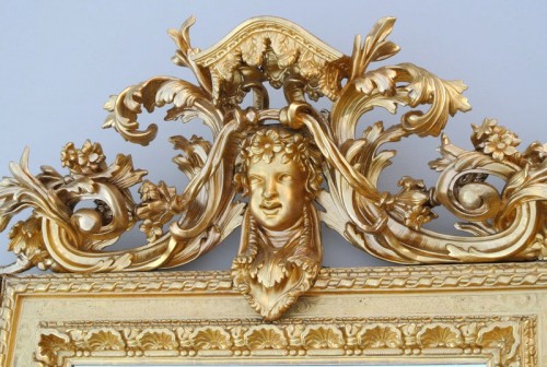 XIXe siècle - Miroir Napoléon III en bois sculpté et doré
