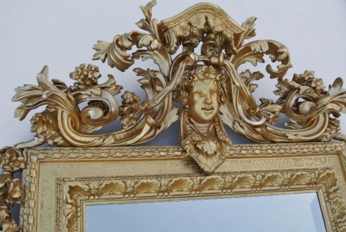 Antiquités - Miroir Napoléon III en bois sculpté et doré