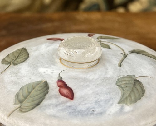 Daum Nancy - Pot couvert Art nouveau à décor de Fuchsias en verre émaillé époque - Marius Simon Antiquités