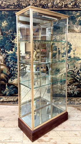 Mobilier Bibliothéque, vitrine - Vitrine de magasin en laiton, vers 1920
