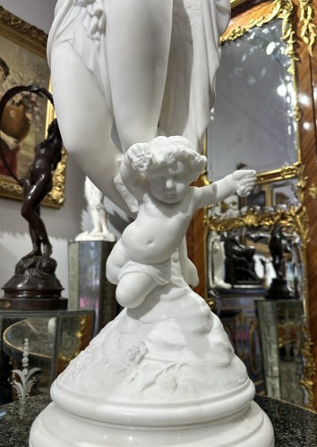 Sculpture Sculpture en Marbre - James Pradier (1790-1852) - Statue de femme en marbre blanc de Carrare