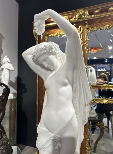 Antiquités - James Pradier (1790-1852) - Statue de femme en marbre blanc de Carrare