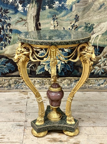 ram pedestal table In gilt bronze, marble and porphyry. Louis XVI style - 