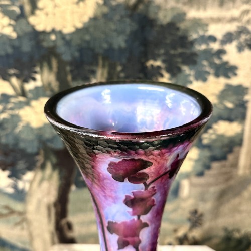 Daum Nancy - Vase de forme diabolo à decor de pois de senteurs violets - Art nouveau