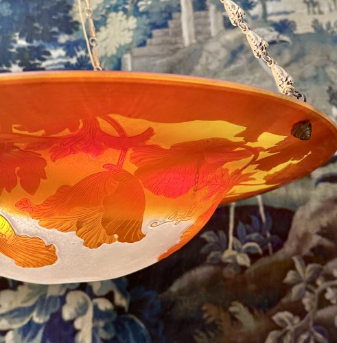 Emile Gallé -  ceiling chandelier decorated with anemones - 