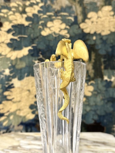 Antiquités - Vase en cristal à décor de dragons