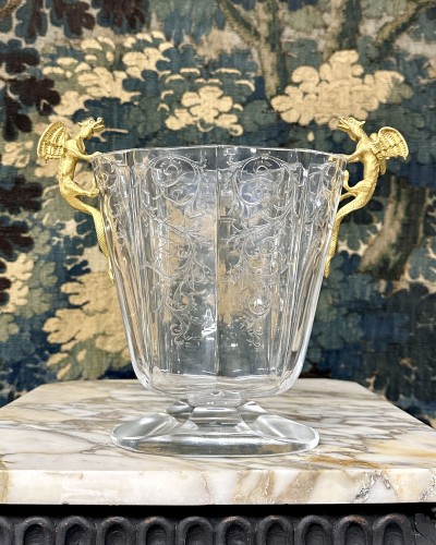 Antiquités - Vase en cristal à décor de dragons