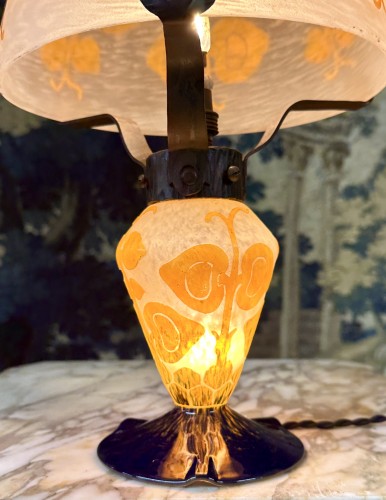 20th century - Charles Schneider for Le Verre Français, Art Deco lamp with figs