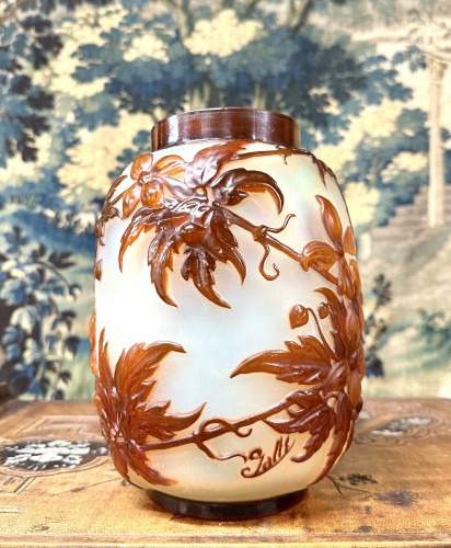 Emil Gallé - Molded Blown Vase With Orange Clematis - Glass & Crystal Style Art nouveau
