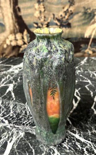 Daum Nancy - Art Nouveau Moulded Blown Vase With Trees In Front Of Landscape - Art nouveau