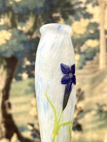 Art nouveau -  Daum Nancy - Art Nouveau Vase Decorated With Gentians hot-applied.
