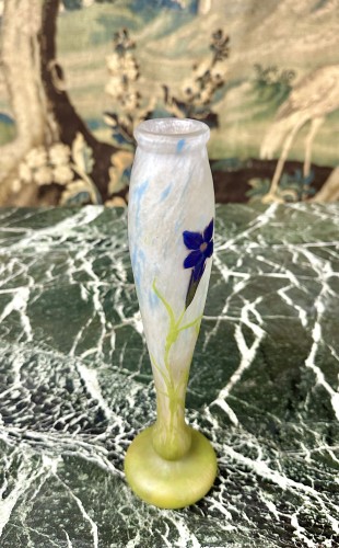Antiquités -  Daum Nancy - Art Nouveau Vase Decorated With Gentians hot-applied.