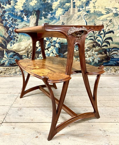 20th century - Louis Majorelle, Art Nouveau marquetry tea table &quot;butomés&quot; model