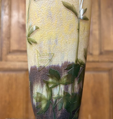 Daum Nancy - Large enamelled vase with Ancolies, Art Nouveau period - 