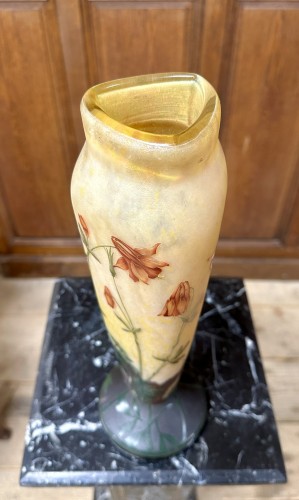 Daum Nancy - Large enamelled vase with Ancolies, Art Nouveau period - Art nouveau