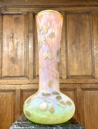 Daum Nancy - Large Art Nouveau vase decorated with Monnaie du pape - 