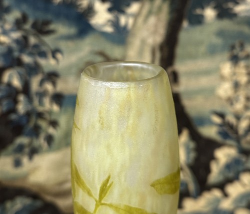 Art nouveau - Daum Nancy - Vase with hot-applied cabochon olives