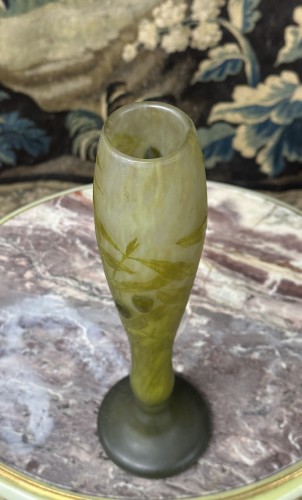 Antiquités - Daum Nancy - Vase with hot-applied cabochon olives