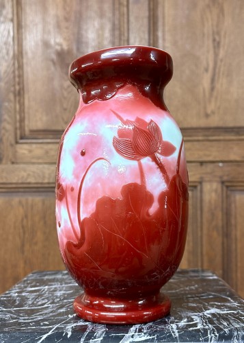 Emile Gallé, opaque glass vase “ Peking glassware ” with lotus - 
