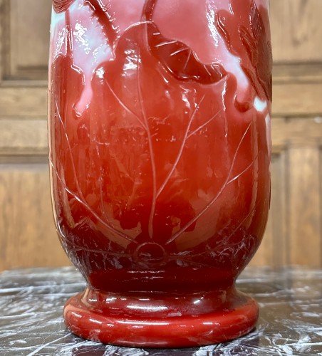Art nouveau - Emile Gallé, opaque glass vase “ Peking glassware ” with lotus