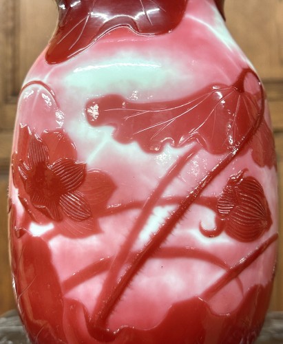 Antiquités - Emile Gallé, opaque glass vase “ Peking glassware ” with lotus