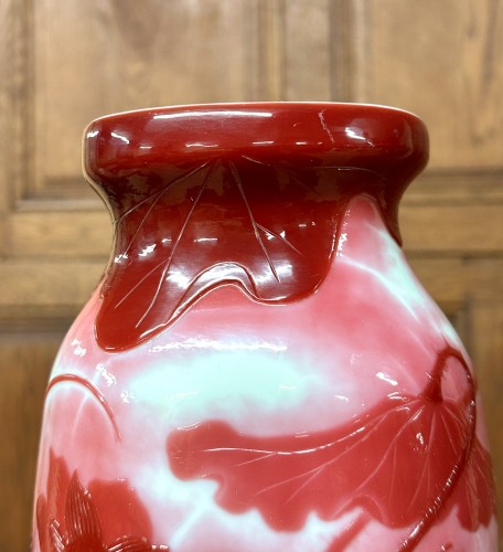 Antiquités - Emile Gallé, opaque glass vase “ Peking glassware ” with lotus